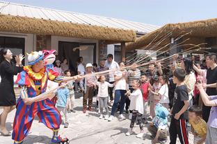 赖斯全场数据：5次拦截全场最高，5次夺回球权，3次抢断